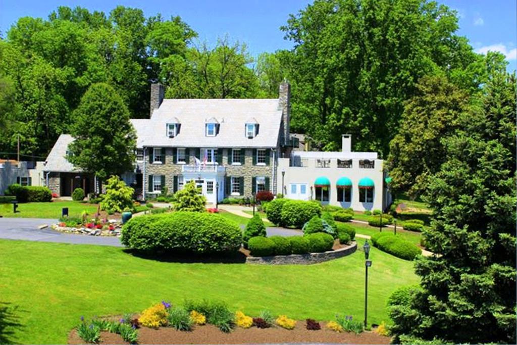 Bavarian Inn Shepherdstown Exteriör bild
